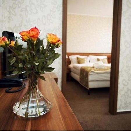 Wellness hotel Spark Malacky Buitenkant foto