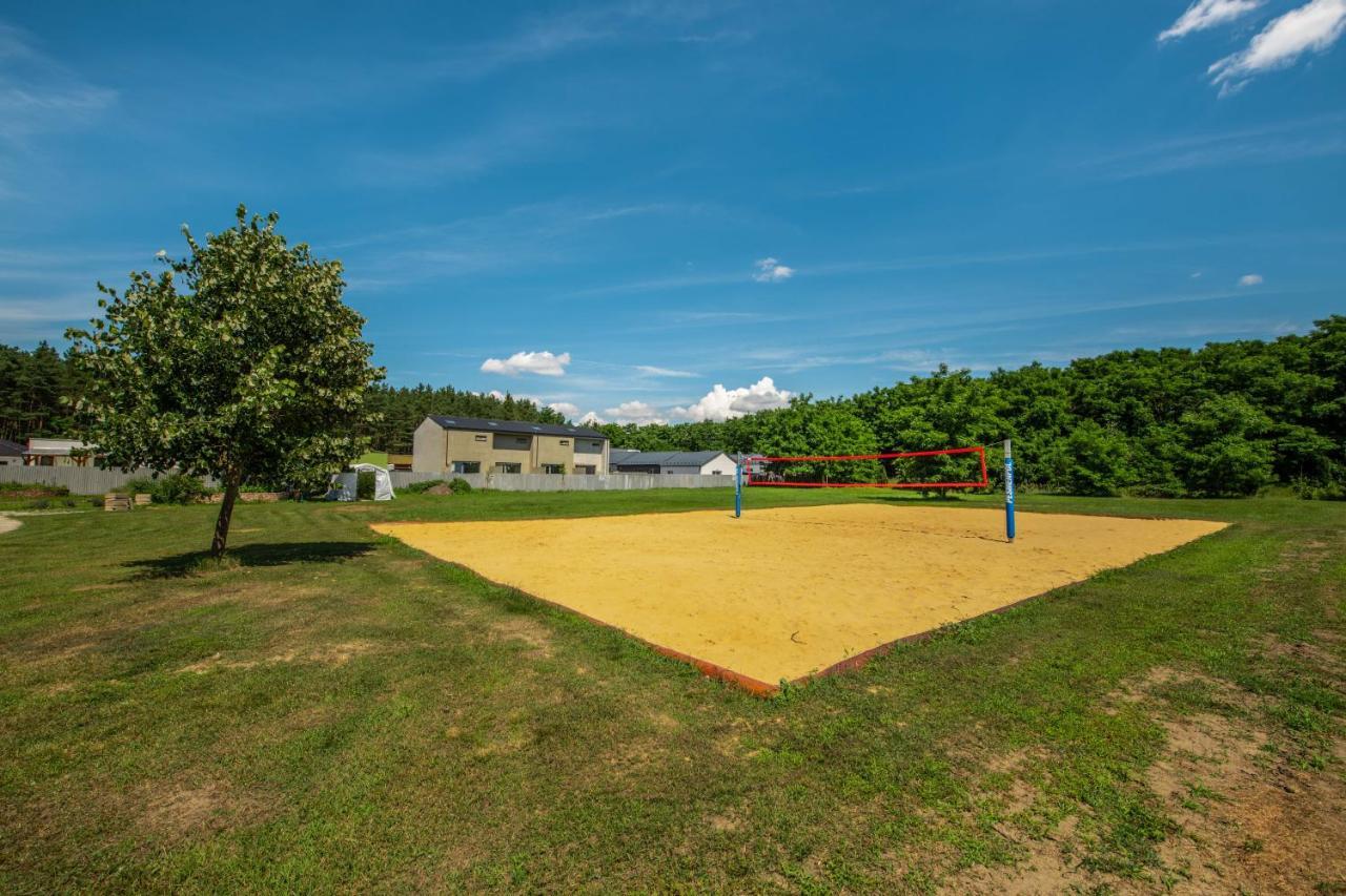 Wellness hotel Spark Malacky Buitenkant foto