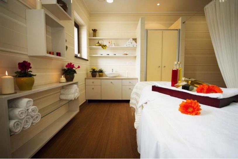 Wellness hotel Spark Malacky Buitenkant foto