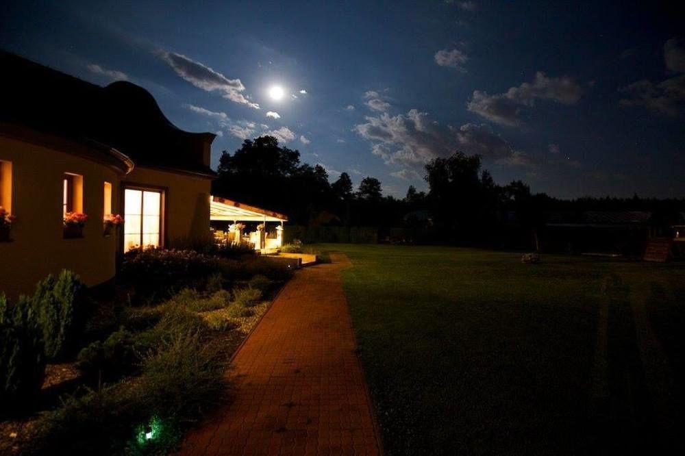 Wellness hotel Spark Malacky Buitenkant foto