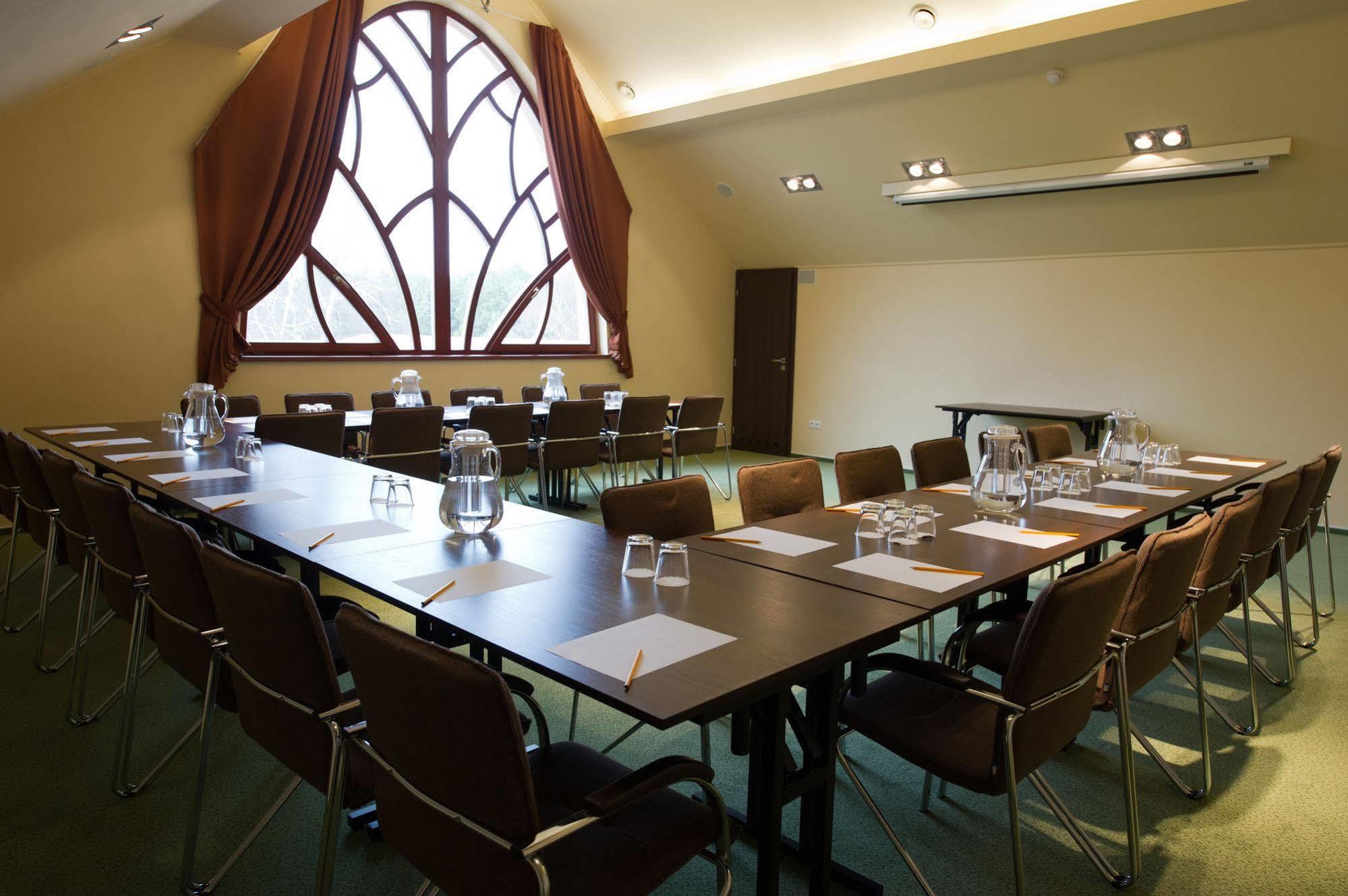Wellness hotel Spark Malacky Buitenkant foto