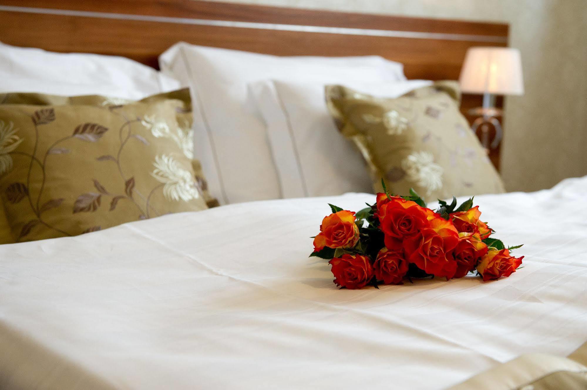 Wellness hotel Spark Malacky Buitenkant foto